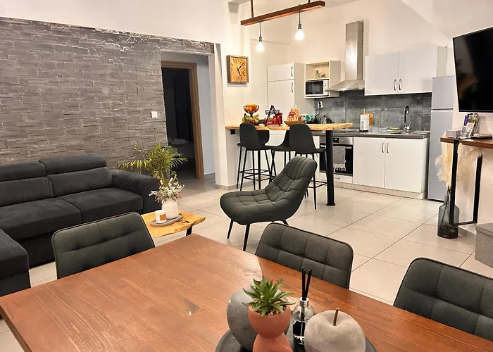 Evis House